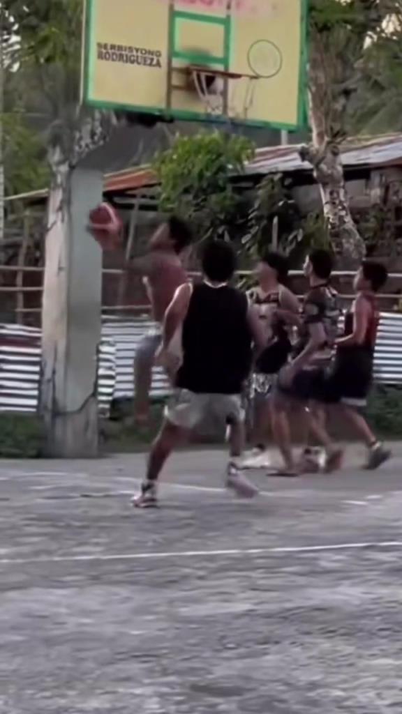 我都準備好嘲笑他了，結果被他帥到了