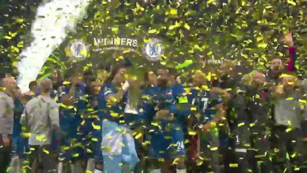 ?榮耀藍(lán)軍！歐協(xié)聯(lián)奪冠捧杯！里斯-詹姆斯高舉獎(jiǎng)杯全隊(duì)?wèi)c祝