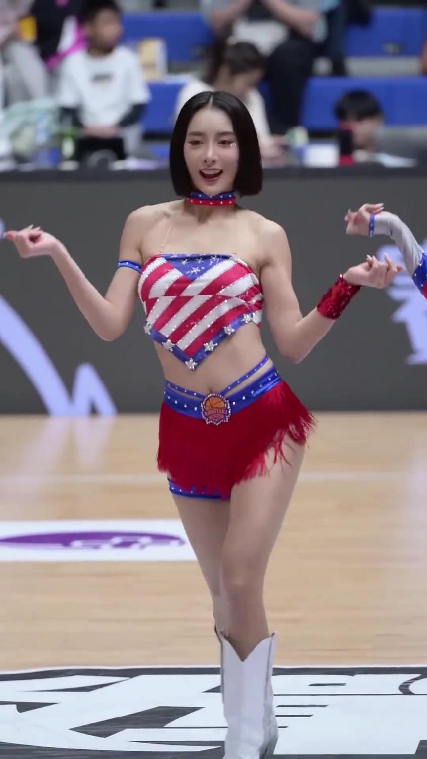 太離譜了 ！幾乎是完美女人！